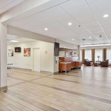 Quality Inn & Suites Morgantown - University Area Eksteriør billede