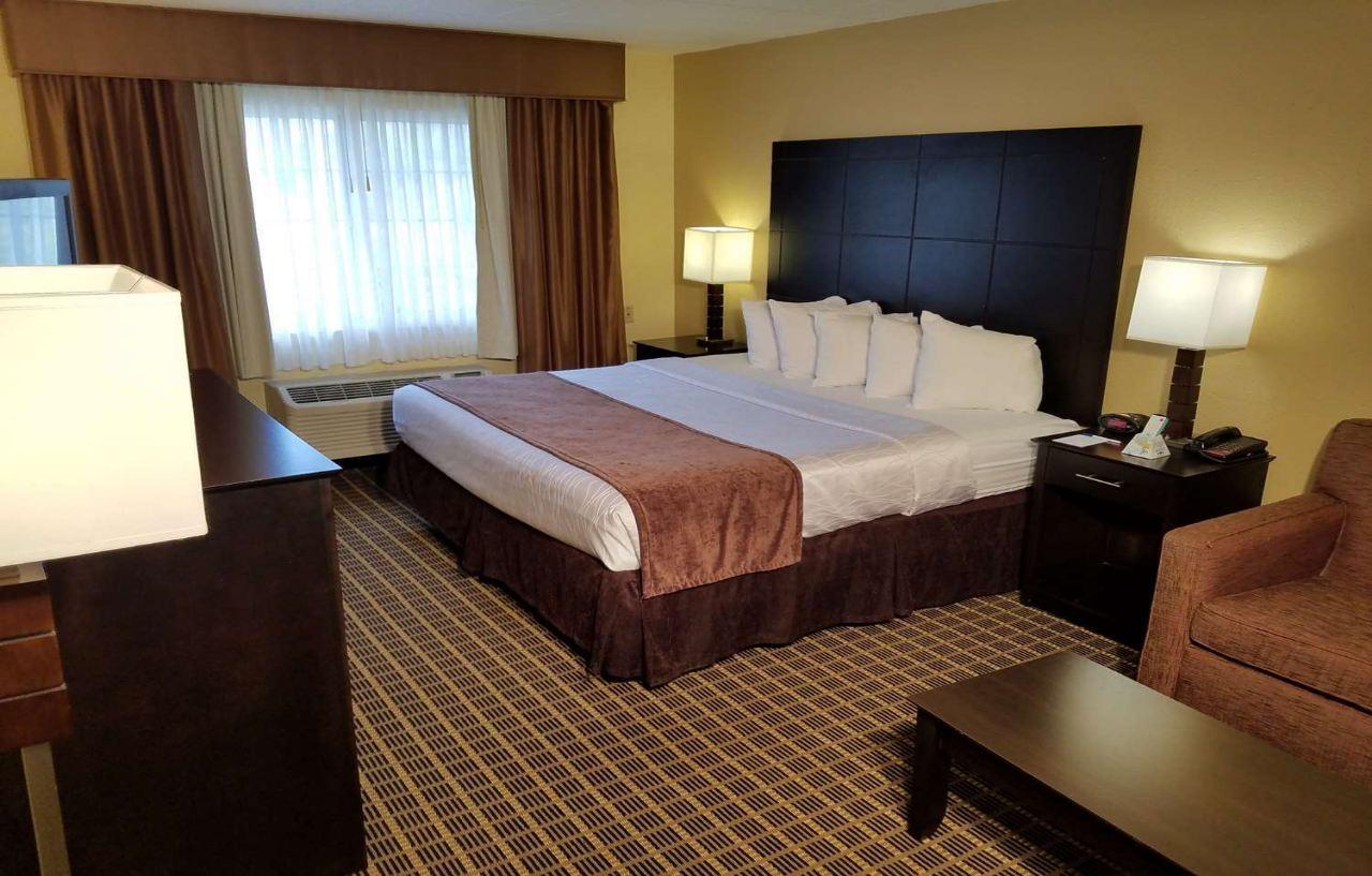 Quality Inn & Suites Morgantown - University Area Eksteriør billede