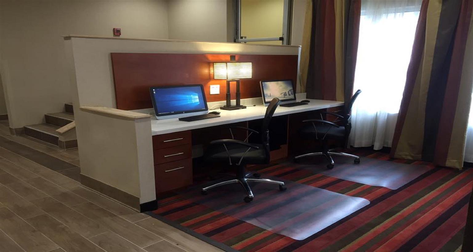 Quality Inn & Suites Morgantown - University Area Eksteriør billede