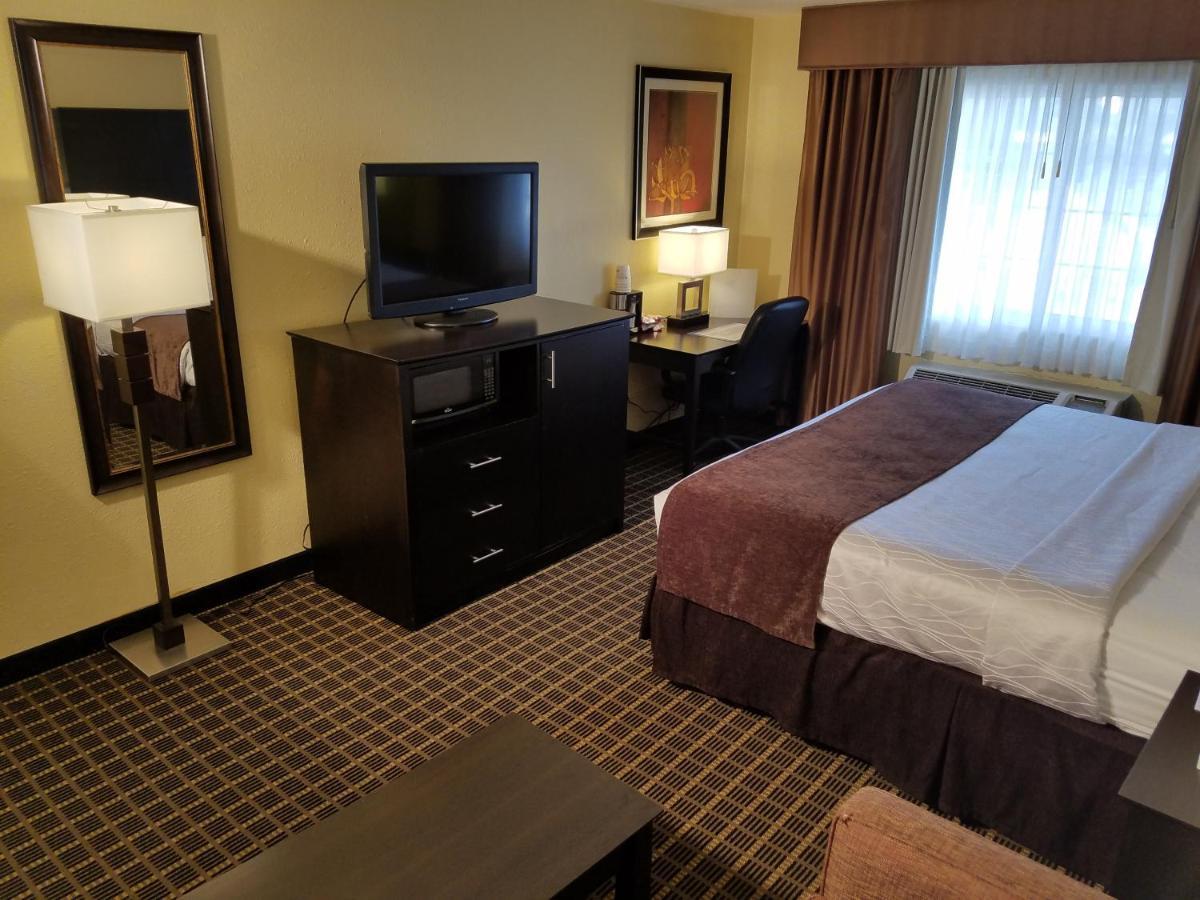 Quality Inn & Suites Morgantown - University Area Eksteriør billede