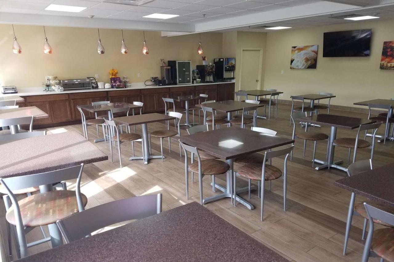Quality Inn & Suites Morgantown - University Area Eksteriør billede