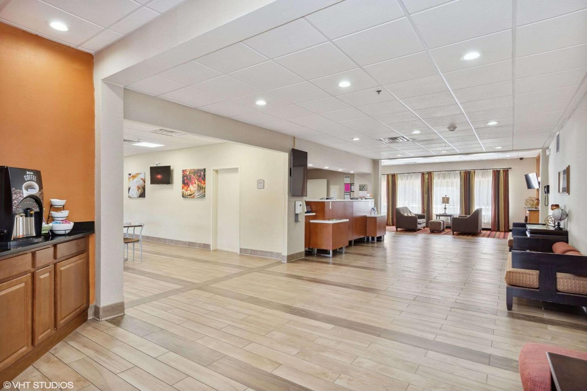 Quality Inn & Suites Morgantown - University Area Eksteriør billede