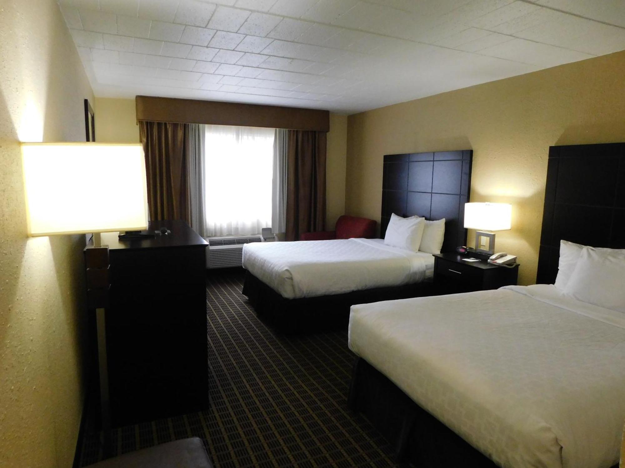 Quality Inn & Suites Morgantown - University Area Eksteriør billede