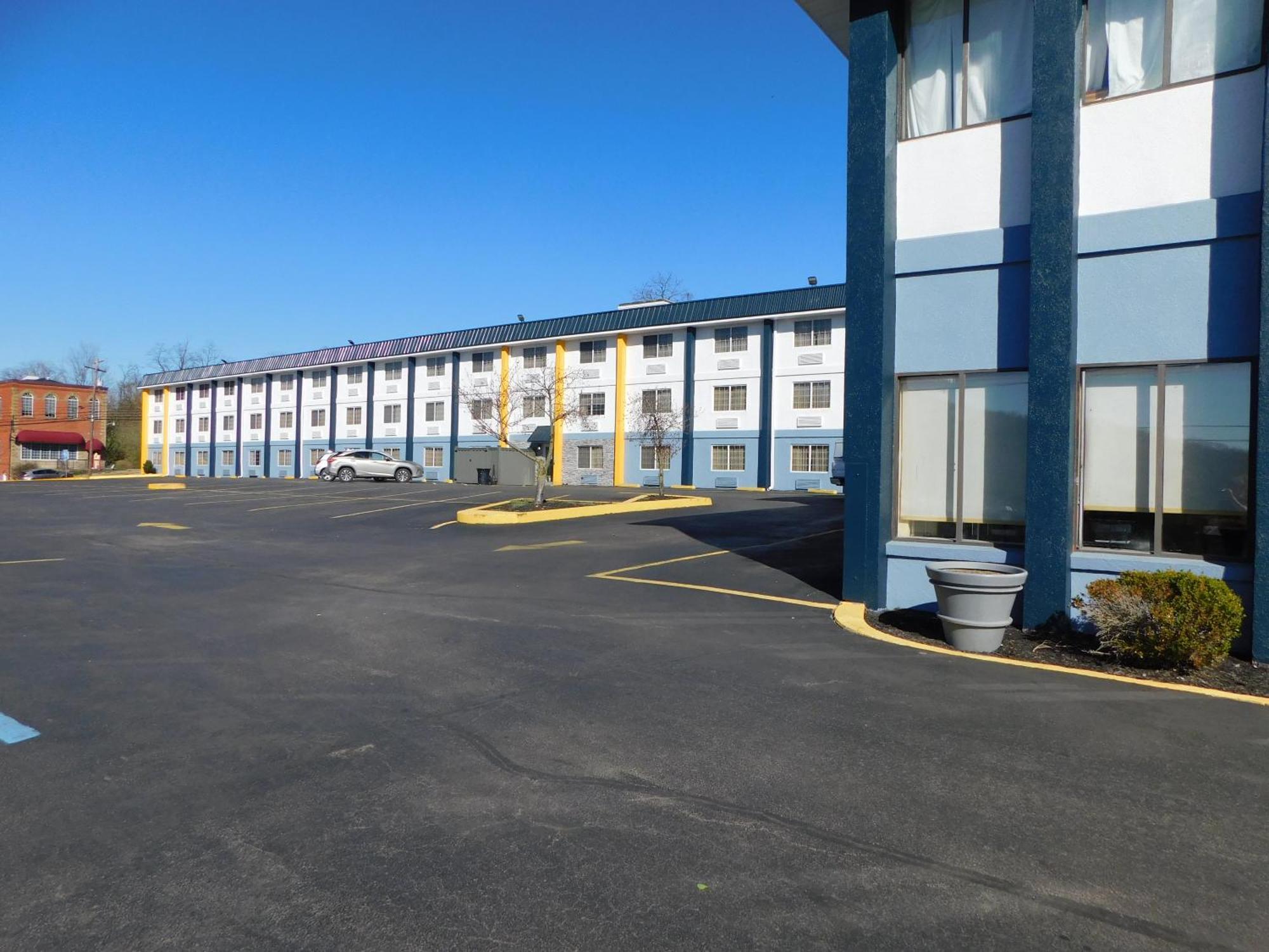 Quality Inn & Suites Morgantown - University Area Eksteriør billede
